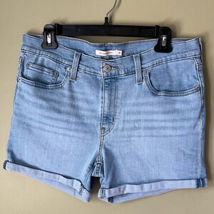 Levi’s mid length shorts w/ cuff